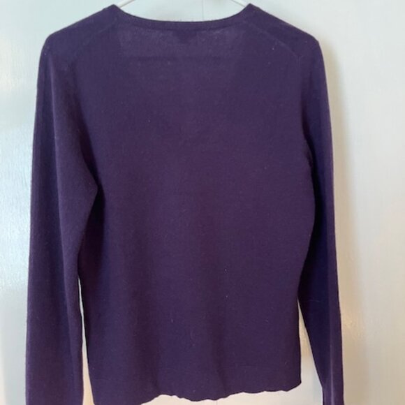 Cashmere sweaters and one holiday sweater - Picture 3 of 15